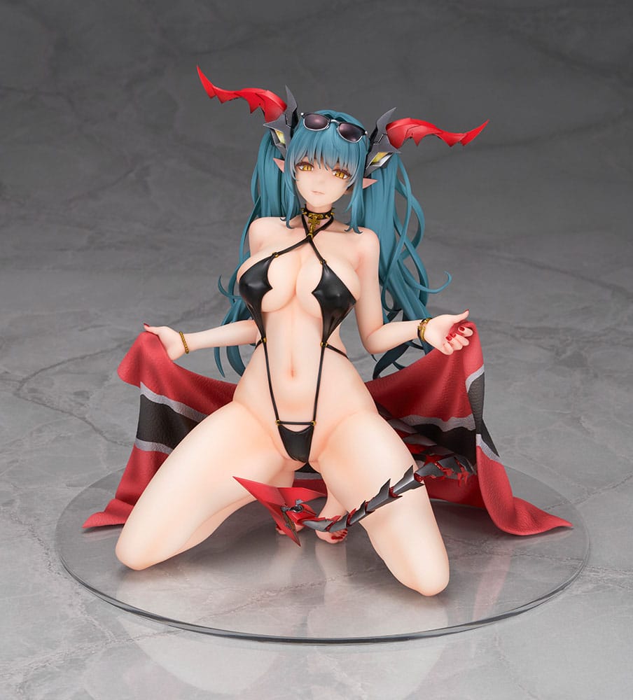 Azur Lane PVC Statue 1/7 Regensburg Dark Dragon and the Coast of Light Ver. 16 cm - Smalltinytoystore