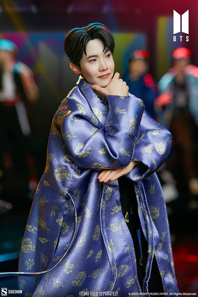BTS Idol Collection PVC Statue j-hope Deluxe 24 cm - Smalltinytoystore