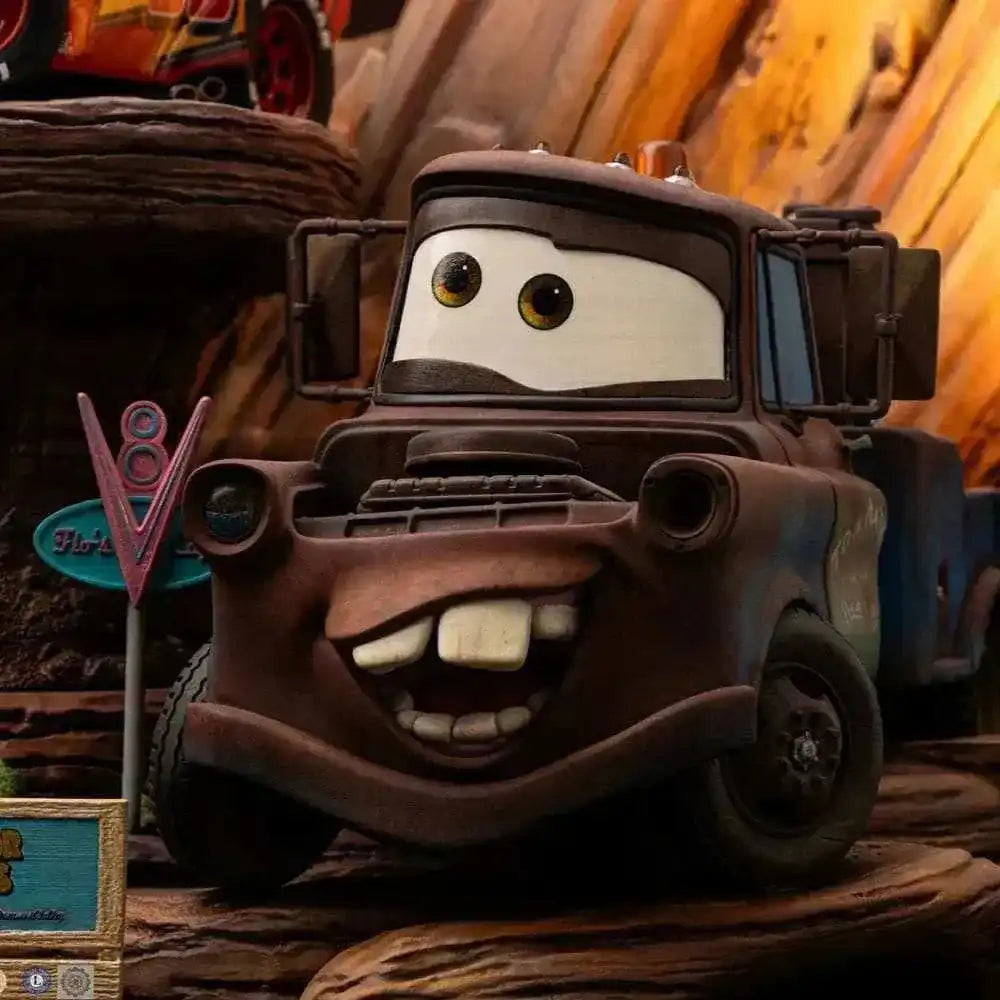 Cars Deluxe Art Scale Statue 1/10 Lightning Mcqueen & Hook 31 cm - Smalltinytoystore