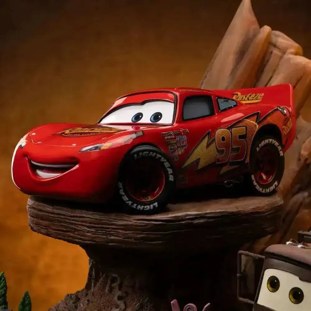 Cars Deluxe Art Scale Statue 1/10 Lightning Mcqueen & Hook 31 cm - Smalltinytoystore