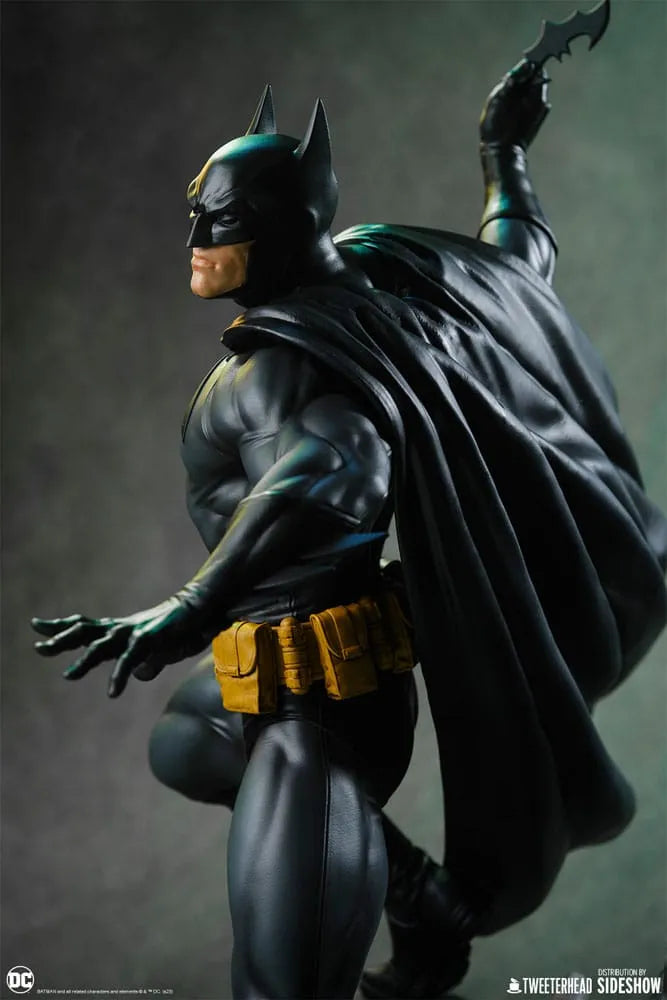 DC Comics Maquette 1/6 Batman (Black and Gray Edition) 50 cm - Smalltinytoystore