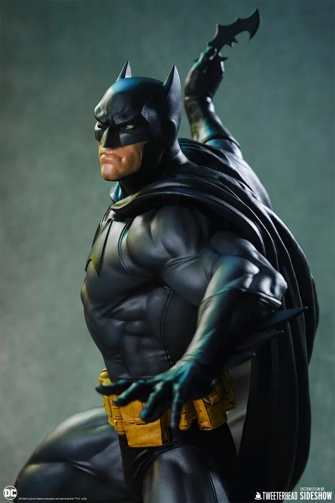 DC Comics Maquette 1/6 Batman (Black and Gray Edition) 50 cm - Smalltinytoystore
