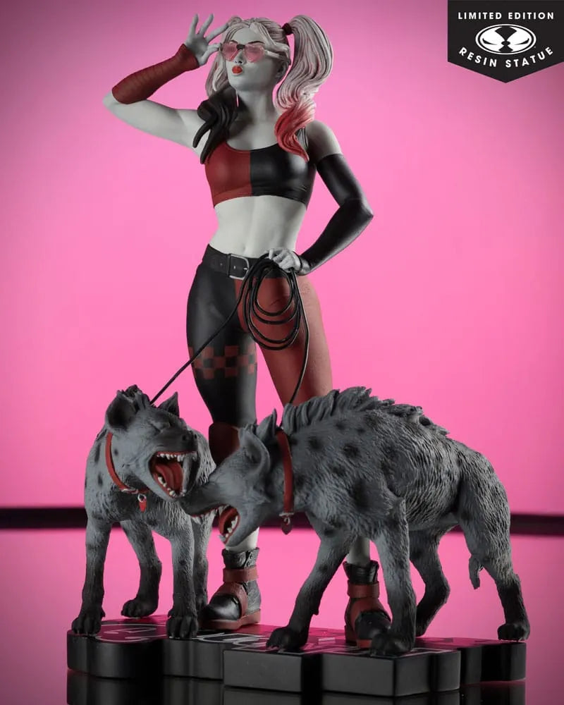 DC Direct Harley Quinn: Red, White & Black Statue 1/10 Harley Quinn by Jenny Frison 19 cm - Smalltinytoystore