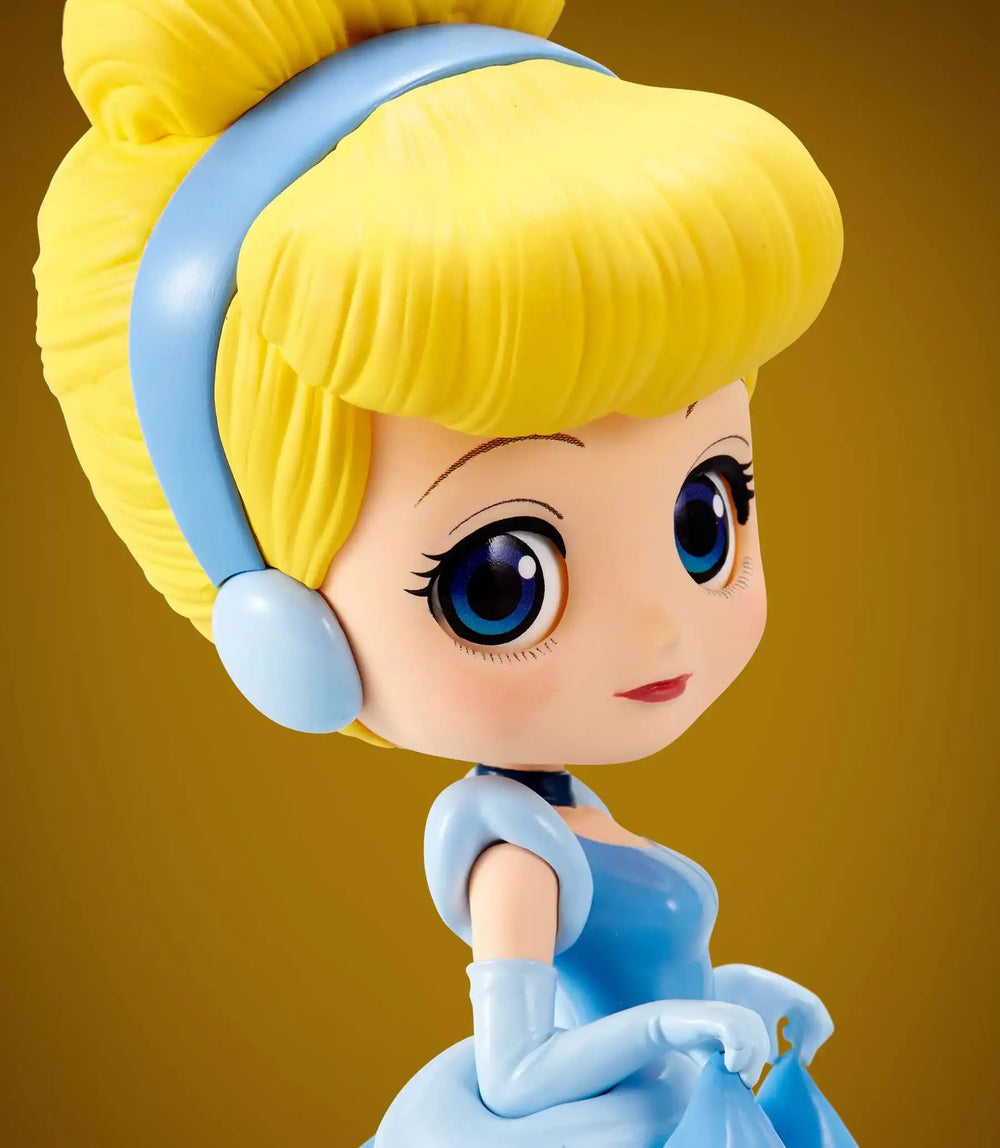 Disney Q Posket Minifigur Cinderella A Normal Color Version 14 cm - Smalltinytoystore