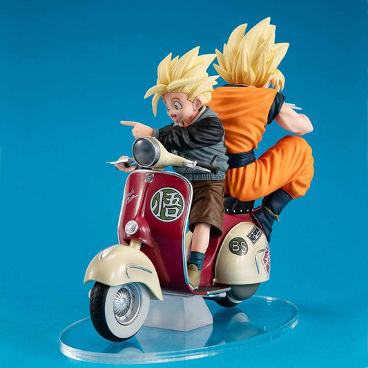 Dragonball Z 05 Desktop Real McCoy PVC Diorama Super Saiyan Son Goku & Super Saiyan Son Gohan & Motorbike 16 cm - Smalltinytoystore