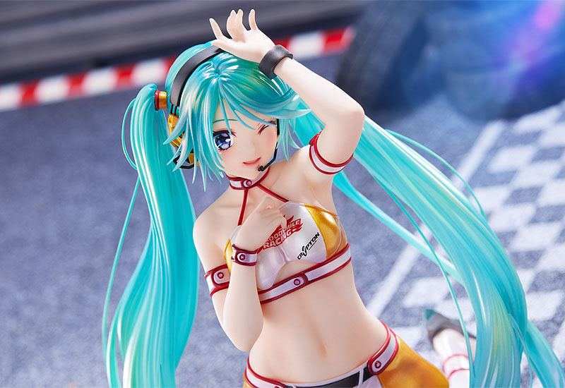 Hatsune Miku GT Project PVC Statue 1/7 Racing Miku 2010 Ver. Art by Kentaro Yabuki 18 cm - Smalltinytoystore