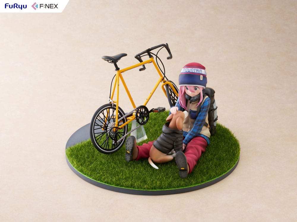 Laid Back Camp F:NEX PVC Statue 1/7 Nadeshiko Kagamihara 13 cm - Smalltinytoystore