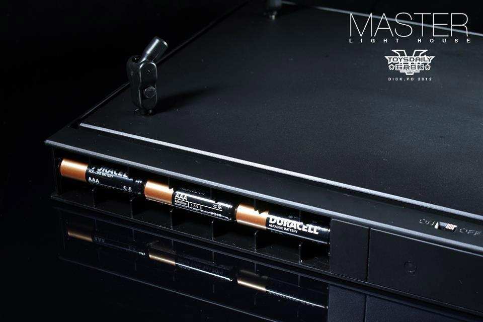 Master Light House Acryl Display Case mit Beleuchtung für 1/6 Actionfiguren (schwarz) HOT TOYS - Smalltinytoystore