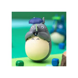Mein Nachbar Totoro Figur mit rundem Boden Big Totoro with leaf 7 cm - Smalltinytoystore