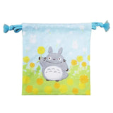 Mein Nachbar Totoro Stoffbeutel Totoro with Flowers 20 x 19 cm - Smalltinytoystore