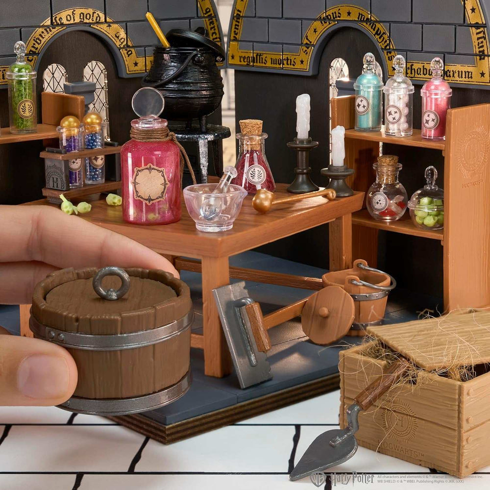 Mga'S Miniverse Make It Mini Potions Class - Harry Potter Mini-Sammlerstücke, Bausatz, Mehr Als 100 Teile, Harz-Bastelset, Nachgemachte Zaubertränke, Für Sammler & Kinder Ab 8 Jahre, Nicht ESSBAR - Smalltinytoystore