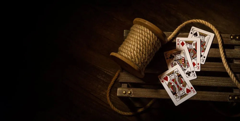 Monarchs Spielkarten Red - Smalltinytoystore