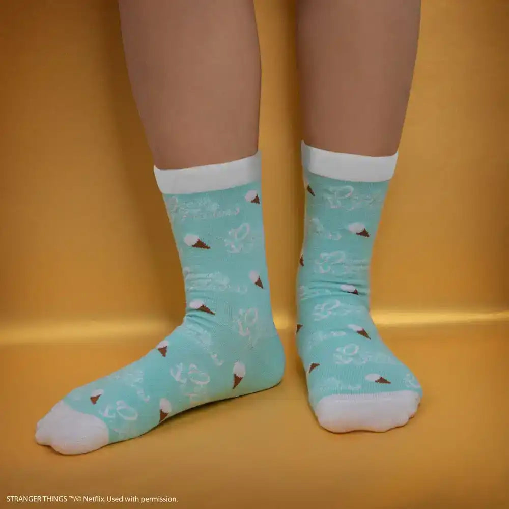 Stranger Things: 1680 Set of 3 Socks - Smalltinytoystore
