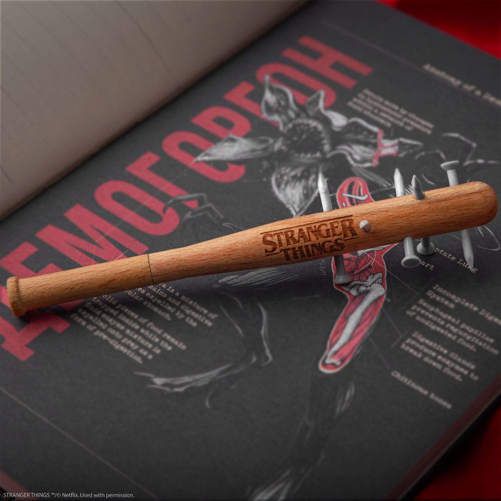 Stranger Things Stachelige Schlägerkugelschreiber & Stranger Things Anstecknadel - Smalltinytoystore