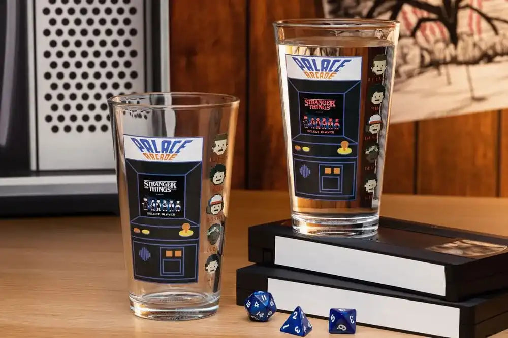 Stranger Things Trinkglas mit Thermoeffekt Arcade 400 ml - Smalltinytoystore
