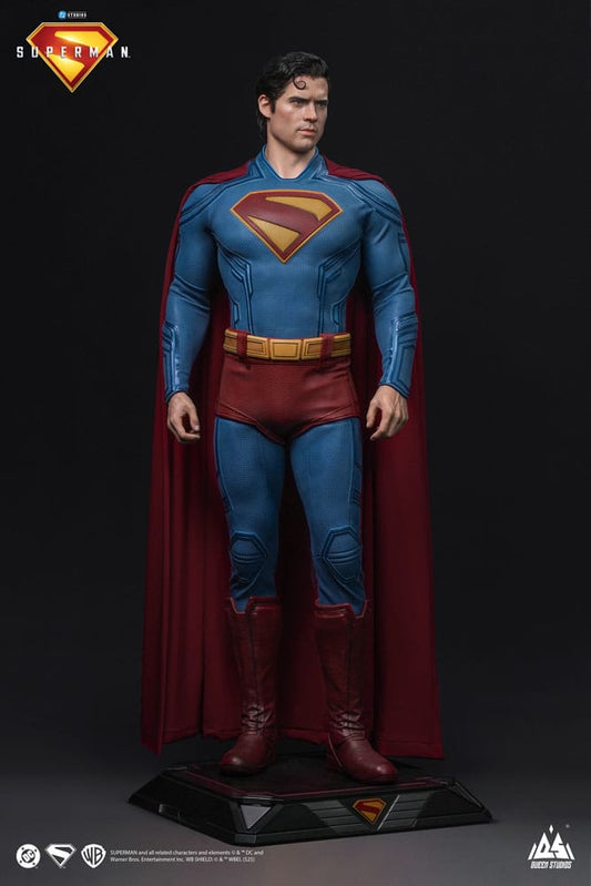 Superman 2025 Life-Size Statue Superman 208 cm - Smalltinytoystore