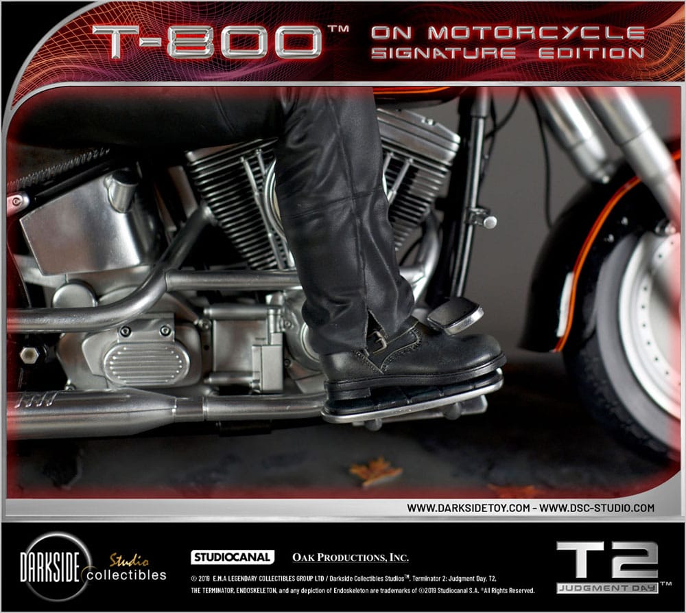 Terminator 2 Statue T-800 On Motorcycle Limited Signature Edition 70 cm - Smalltinytoystore