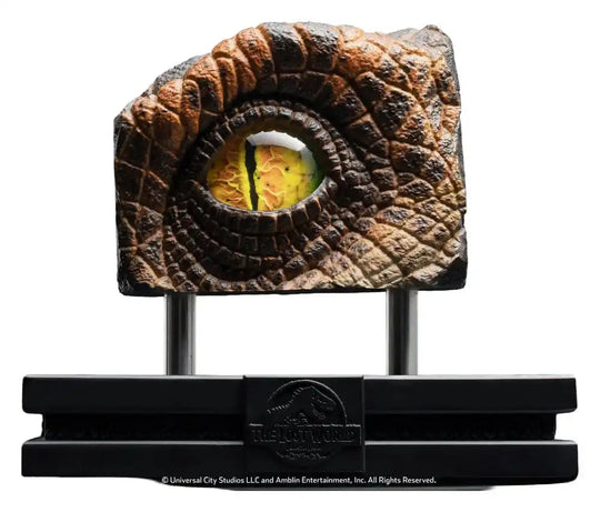 The Lost World: Jurassic Park Replik Male Velociraptor Eye Prop 23 cm