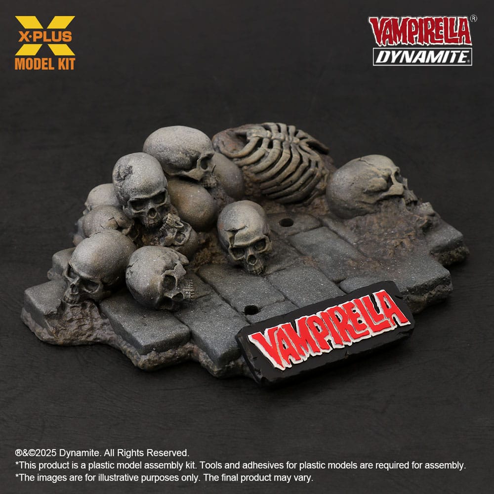 Vampirella Plastic Model Kit 1/8 Vampirella 3.0 Jose Gonzales Edition 23 cm - Smalltinytoystore