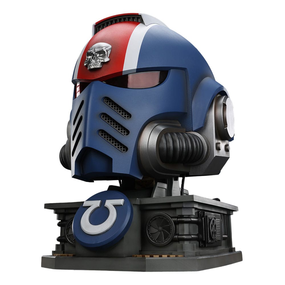 Warhammer 40,000: Space Marine 2 Replik Ultramarines Lieutenant Titus Helm mit Display-Stand 44 cm - Smalltinytoystore