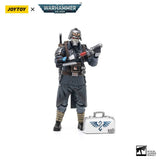 Warhammer 40k Actionfigur 1/18 Death Korps of Krieg Veteran Squad Guardsman Medic 10 cm