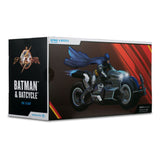 The Flash DC Multiverse Fahrzeug Batcycle with Batman