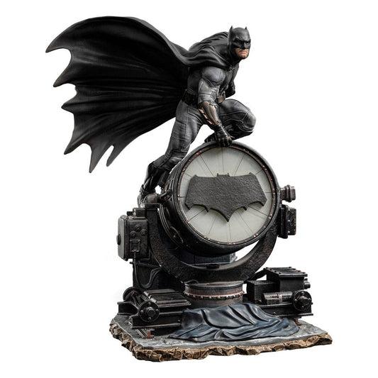 Zack Snyder's Justice League Deluxe Art Scale Statue 1/10 Batman on Batsignal 28 cm - Smalltinytoystore