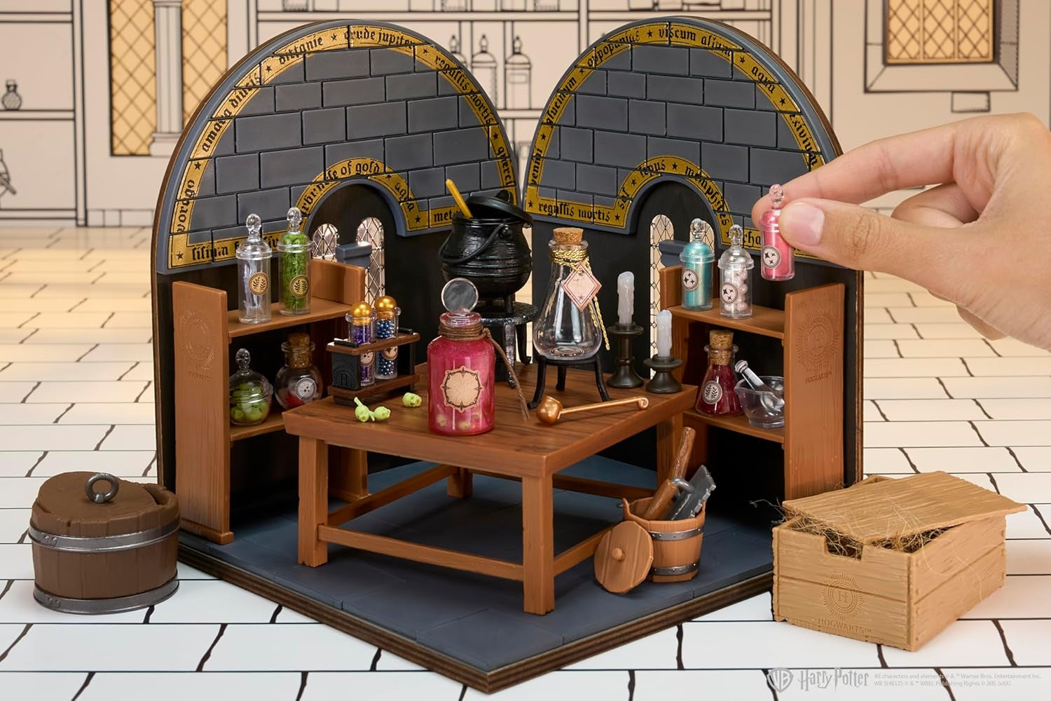 Mga'S Miniverse Make It Mini Potions Class - Harry Potter Mini-Sammlerstücke, Bausatz, Mehr Als 100 Teile, Harz-Bastelset, Nachgemachte Zaubertränke, Für Sammler & Kinder Ab 8 Jahre, Nicht ESSBAR