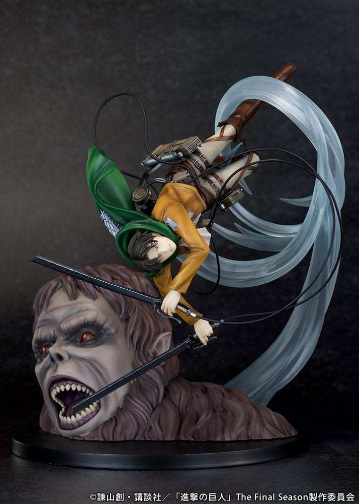 Attack on Titan PVC Statue 1/7 Levi vs Beast Titan Ver. 28 cm - Smalltinytoystore