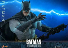 Batman: The Dark Knight Returns Comic Masterpiece Actionfigur 1/6 Batman 32 cm HOT TOYS - Smalltinytoystore