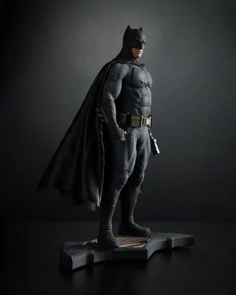 Batman v Superman: Dawn of Justice Statue 1/6 Batman 32 cm - Smalltinytoystore