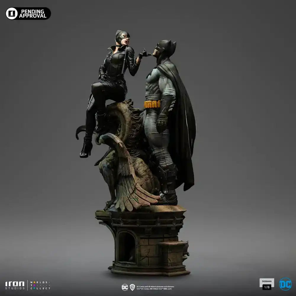 DC Comics Diorama 1/6 Batman & Catwoman 51 cm - Smalltinytoystore