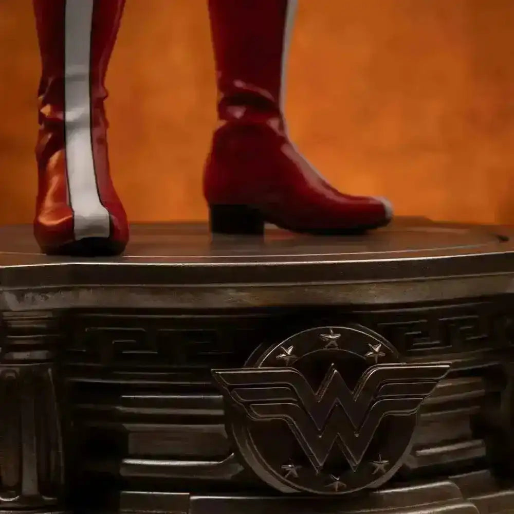 DC Comics Legacy Replica Statue 1/4 Wonder Woman 56 cm - Smalltinytoystore