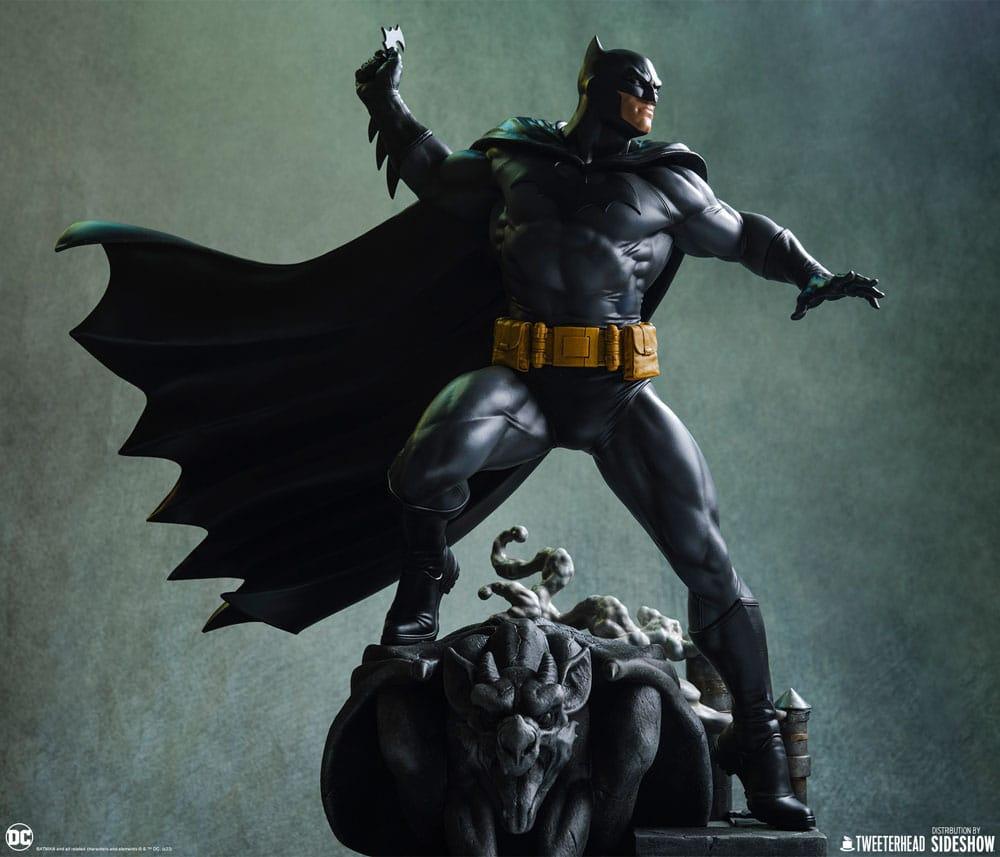 DC Comics Maquette 1/6 Batman (Black and Gray Edition) 50 cm - Smalltinytoystore