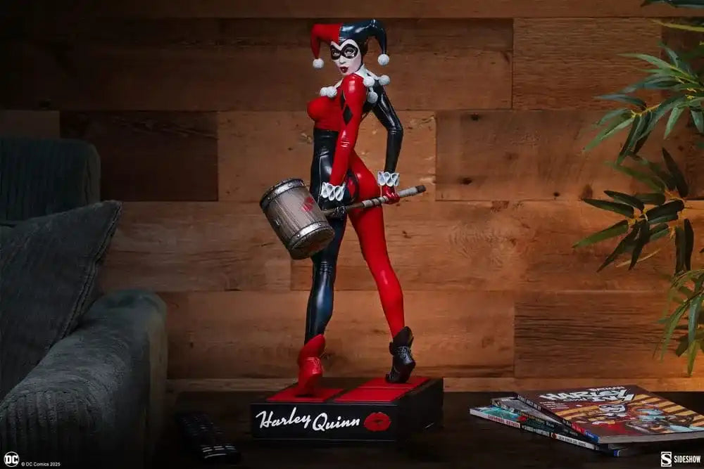 DC Comics Premium Format Figur Harley Quinn 49 cm - Smalltinytoystore