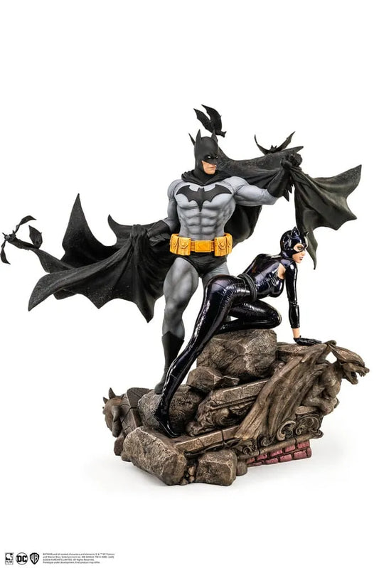 DC Comics Statue 1/4 Batman & Catwoman Reunion 67 cm - Smalltinytoystore