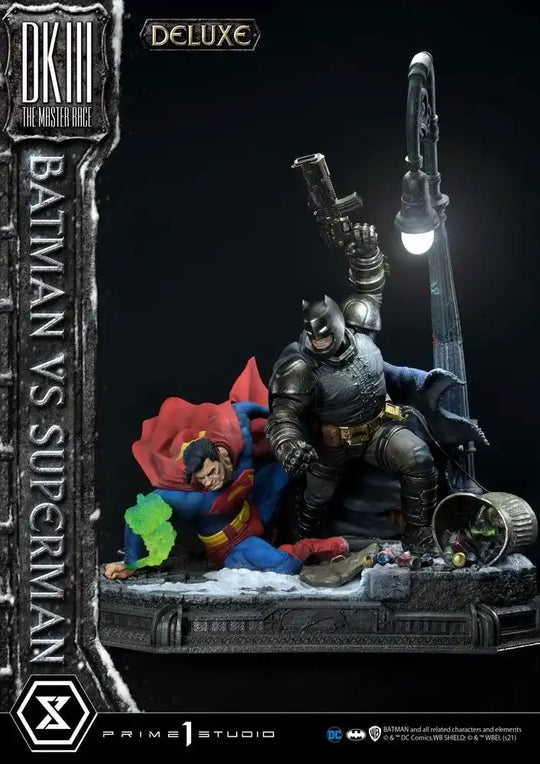 DC Comics Statue Batman Vs. Superman (The Dark Knight Returns) Deluxe Bonus Ver. 110 cm - Beschädigte Verpackung - Smalltinytoystore