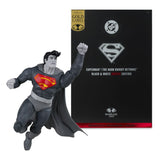 DC Multiverse Actionfigur Superman (The Dark Knight Returns) (Black & White Accent Edition) (Gold Label) 18 cm - Smalltinytoystore