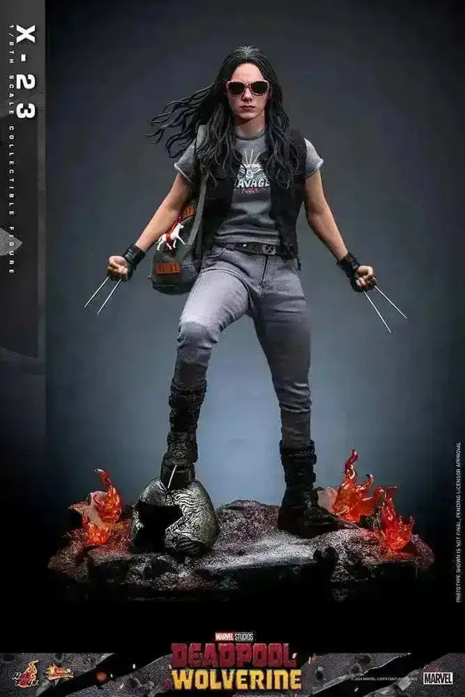 Deadpool & Wolverine Movie Masterpiece Actionfigur 1/6 X-23 27 cm HOT TOYS - Smalltinytoystore