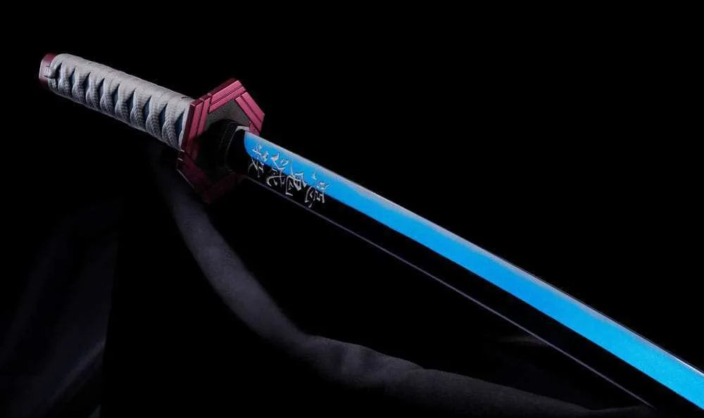 Demon Slayer: Kimetsu no Yaiba Proplica Replik 1/1 Nichirin Schwert (Giyu Tomioka) 95 cm - Smalltinytoystore