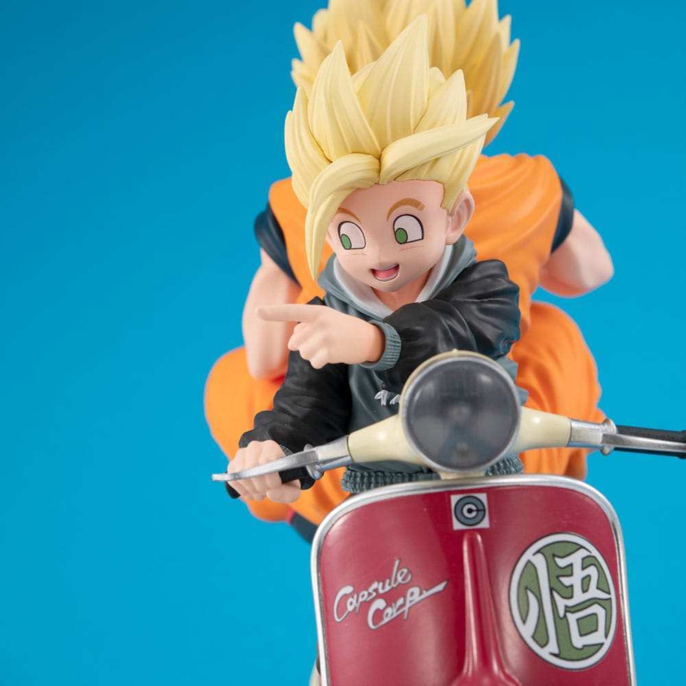 Dragonball Z 05 Desktop Real McCoy PVC Diorama Super Saiyan Son Goku & Super Saiyan Son Gohan & Motorbike 16 cm - Smalltinytoystore