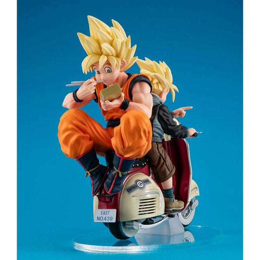 Dragonball Z 05 Desktop Real McCoy PVC Diorama Super Saiyan Son Goku & Super Saiyan Son Gohan & Motorbike 16 cm - Smalltinytoystore