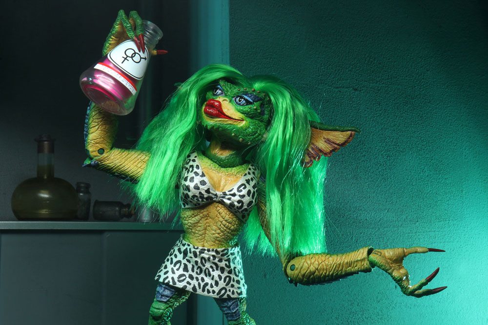 Gremlins 2 Ultimate Actionfigur Greta 15 cm - Smalltinytoystore