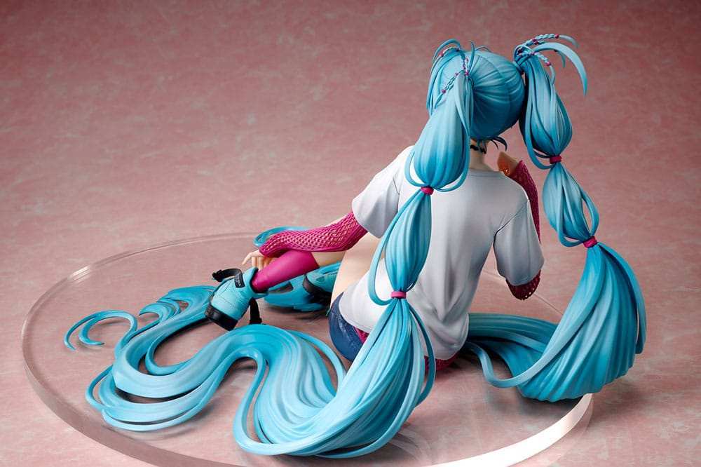 Hatsune Miku Statue 1/4 Yoneyama Mai The Latest Street Style "Cute" 17 cm - Smalltinytoystore