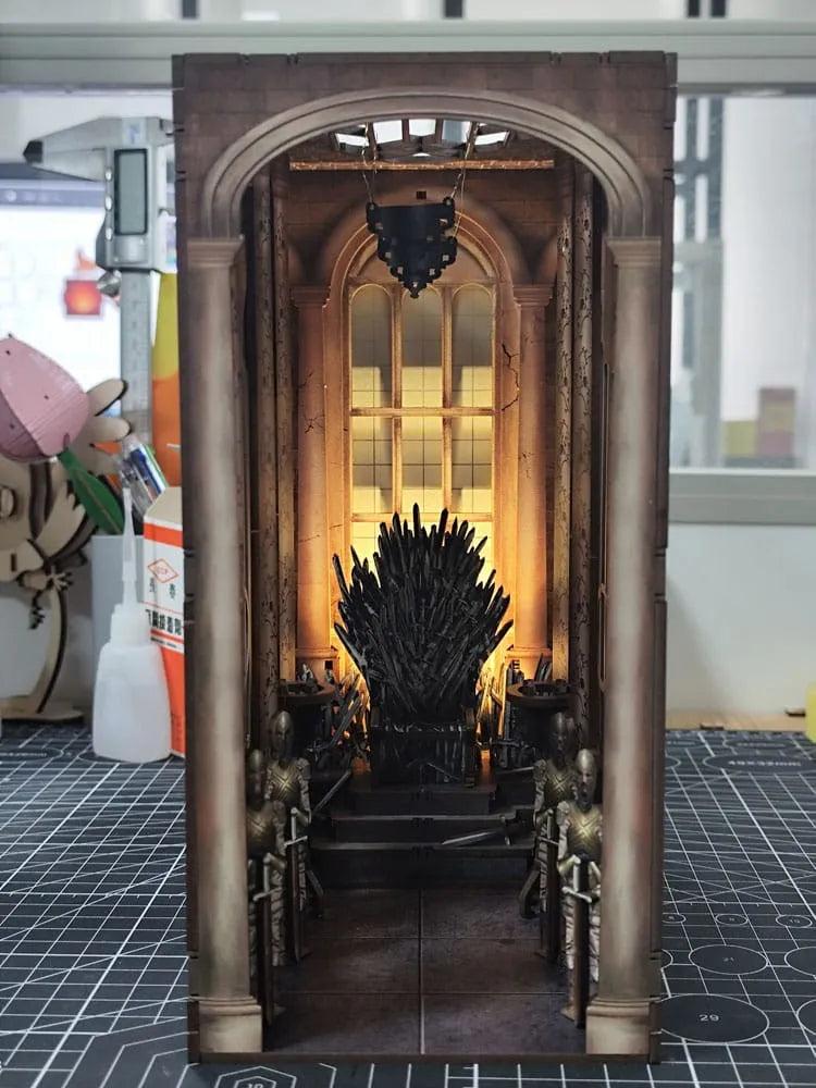 House of the Dragon Tiny Adventures Book Nook Mini-Diorama Iron Throne 23 cm - Smalltinytoystore