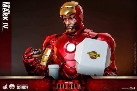 Iron Man 2 1/4 Iron Man Mark IV mit Suit-Up Gantry 49 cm - Smalltinytoystore