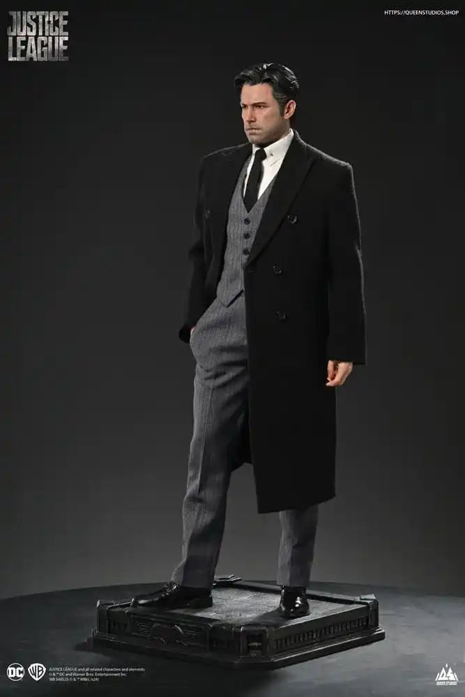 Justice League Statue 1/4 Bruce Wayne (Ben Affleck) 51 cm - Smalltinytoystore