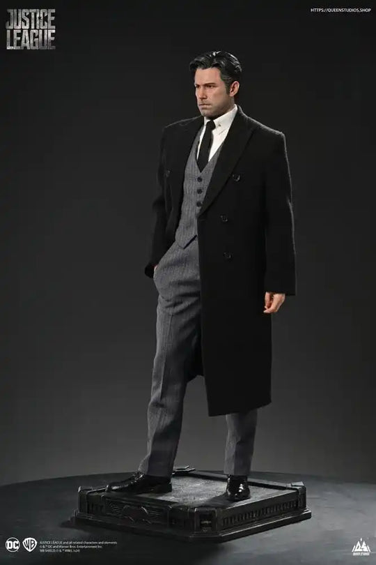 Justice League Statue 1/4 Bruce Wayne (Ben Affleck) 51 cm - Smalltinytoystore