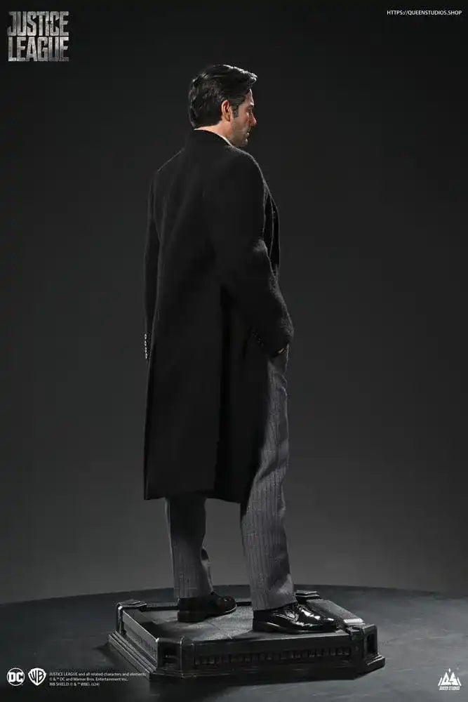 Justice League Statue 1/4 Bruce Wayne (Ben Affleck) 51 cm - Smalltinytoystore