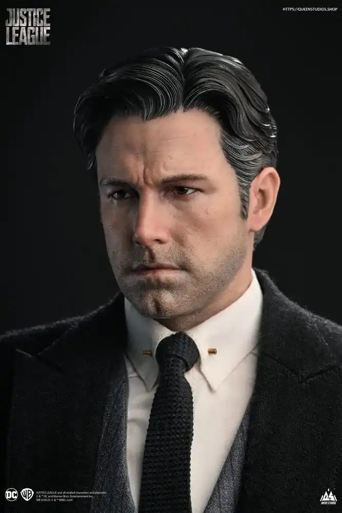 Justice League Statue 1/4 Bruce Wayne (Ben Affleck) 51 cm - Smalltinytoystore